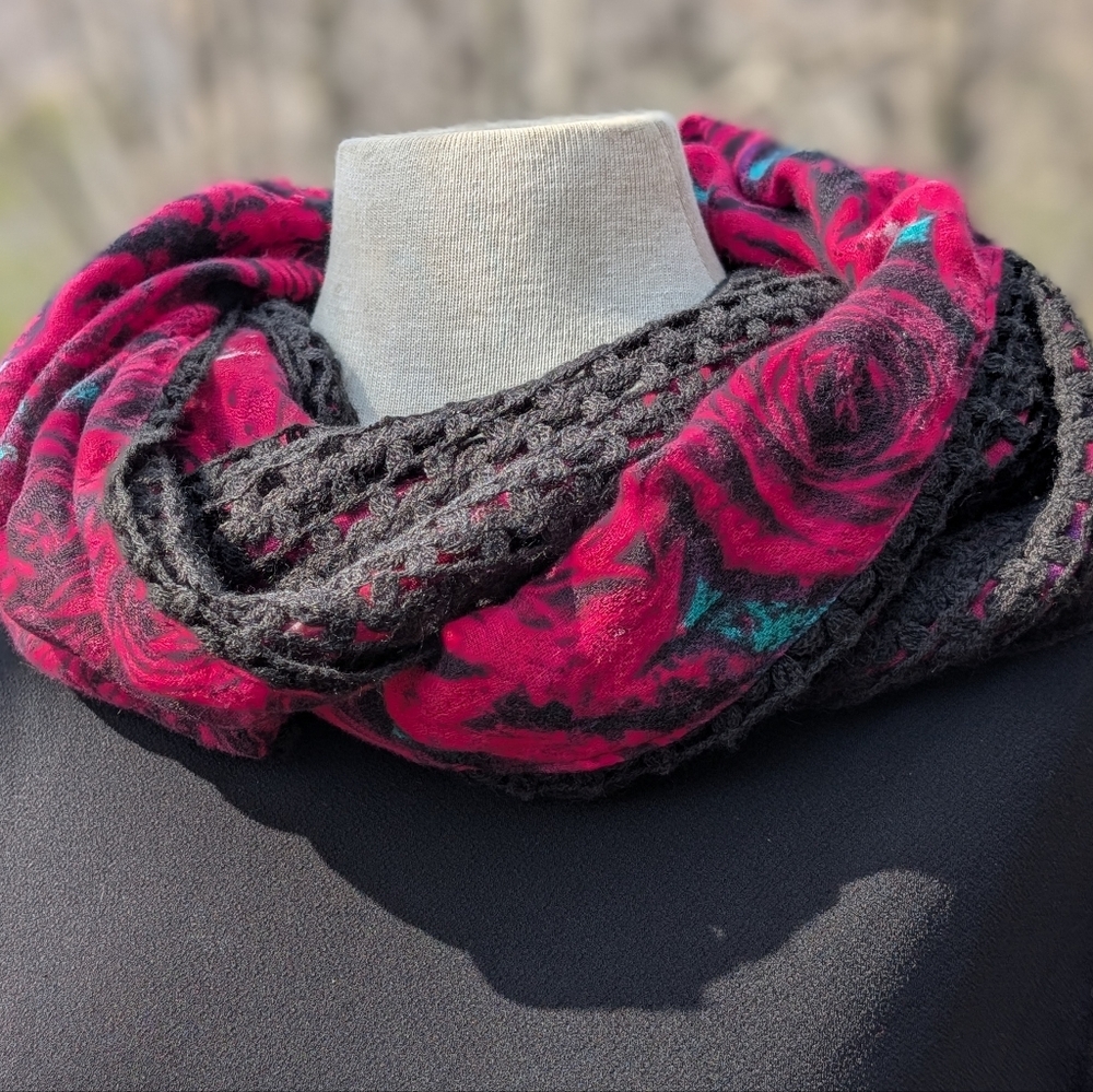 Reversible Red Rose / Black Knit Infinity Scarf